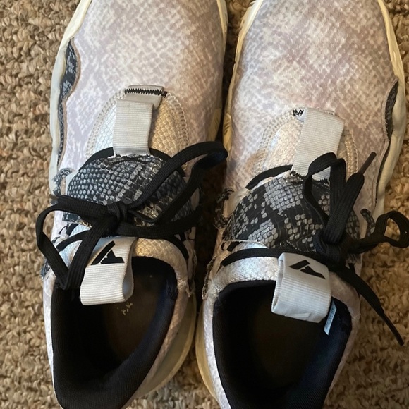 Trae Young 1 “Snakeskin” - Picture 3 of 5